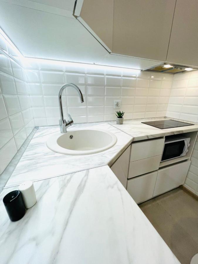 Apartment Жд Вокзал, Центр Lviv Exteriör bild